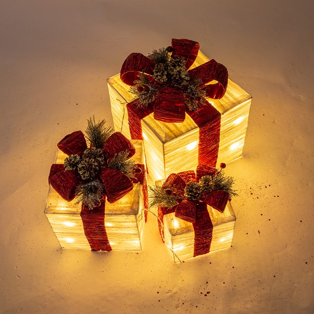 Set Of 3 LED Light Up Gift Box -White with Red Bow Set Of 3 LED Light Up Gift Box -White with Red Bow