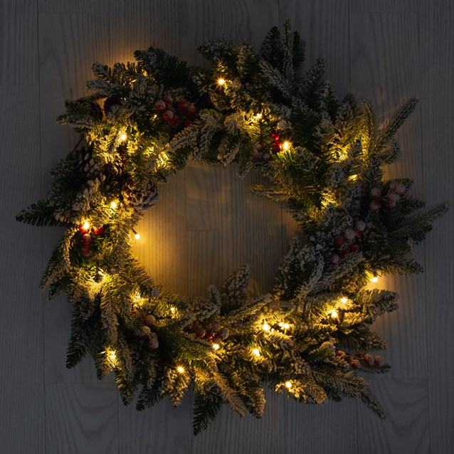 Premium Collection Pre-Lit Wreath Premium Collection Pre-Lit Wreath