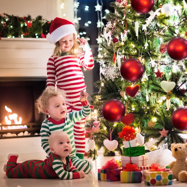 3PK 15cm Red Traditional Matt Bauble 3PK 15cm Red Traditional Matt Bauble