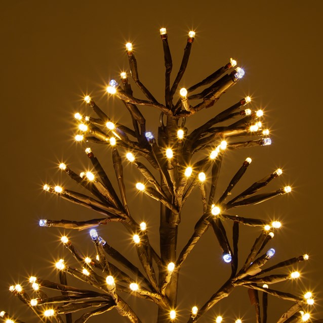 1.8M 744 LED's Twinkling Starburst Tree 1.8M 744 LED's Twinkling Starburst Tree