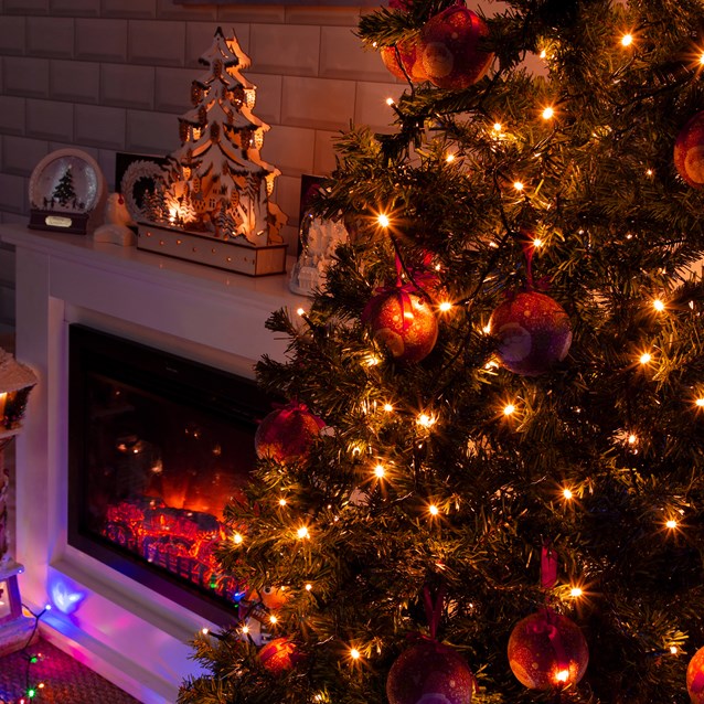 200 LED Chaser Plug In Timer Lts -Warm Gold 200 LED Chaser Plug In Timer Lts -Warm Gold