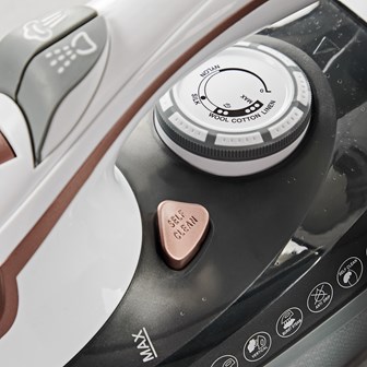 Quest 3kW Power Steam Iron