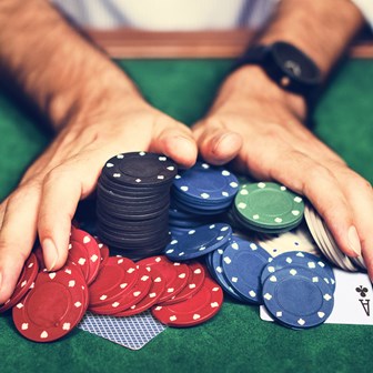 400PC Poker Set In Aluminium Case - 4g Chips