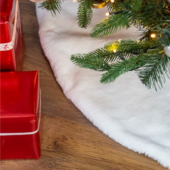 White Short Smooth Faux Fur Tree Skirt