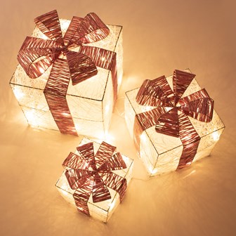 Set Of 3 LED Light Up Xmas Gift Box With Pink Bow Set Of 3 LED Light Up Xmas Gift Box With Pink Bow