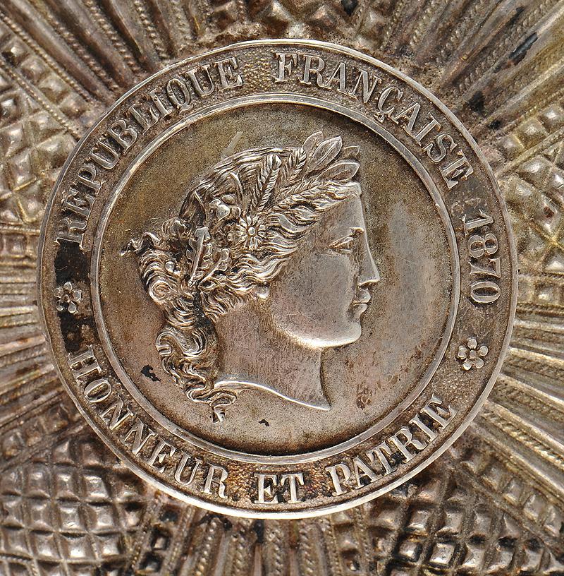 Pointe De Drapeau Française En Bronze - République Française - Époque Guerre Mondiale - Objet Lourd