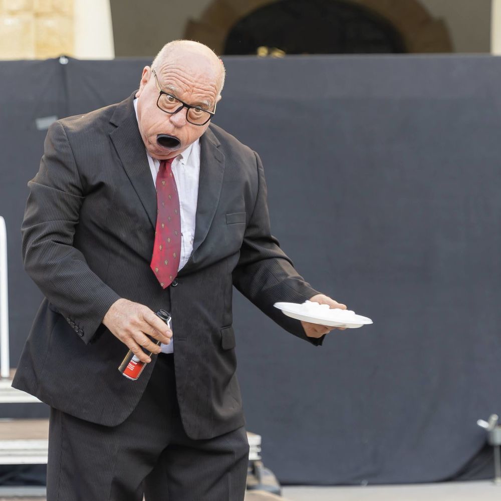leo bassi