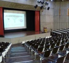 Usted tiene ojos de Mujer Fatal