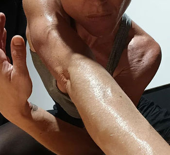 Una tesis de la ULL evidencia los beneficios de la Danza Movimiento Terapia para la salud física y emocional