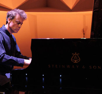 Paul Lewis inicia el martes un ciclo de conciertos dedicado a Mozart