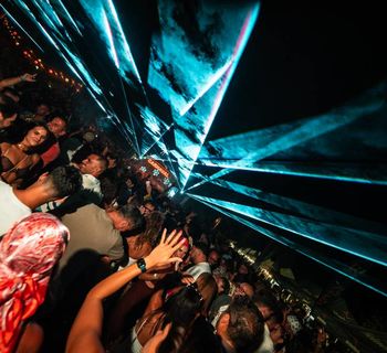 Tropicalia: 10 años de música sabrosa