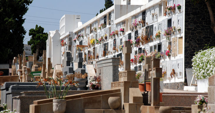 Santa Cruz amplía el horario de sus cementerios por el Día de Todos los Santos octubre 2024