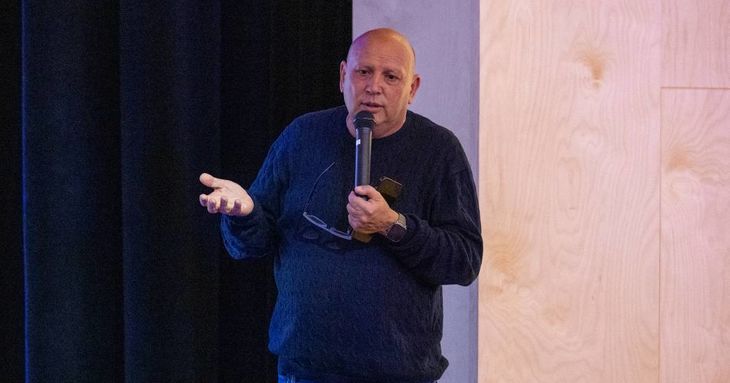 Adeje presenta una nueva agenda cultural en abril con teatro, música y formación tenerife 2026