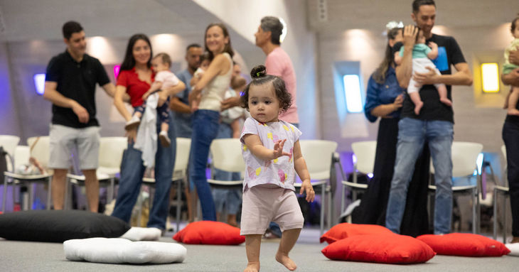 40 adultos y 24 bebés en el Coro Canguro de Auditorio de Tenerife septiembre 2025