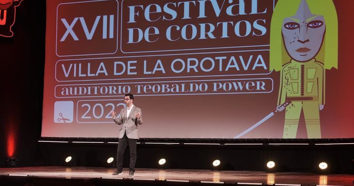 Darío López, maestro de ceremonias del XVIII Festival de Cortos Villa de La Orotava tenerife 2023