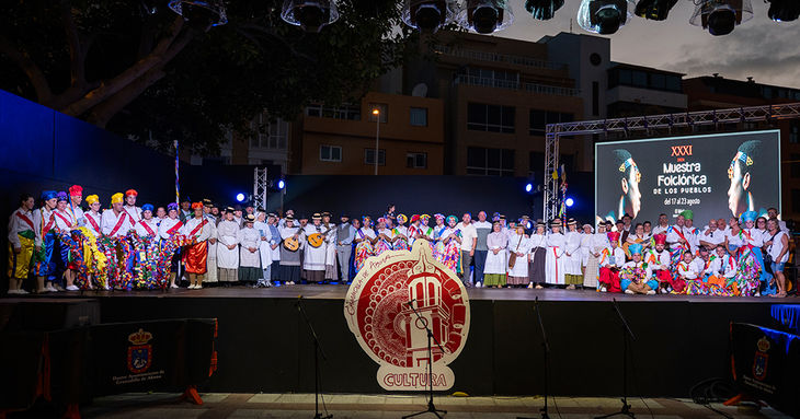 El III Encuentro de Danzas reúne las tradiciones de Abona y de otros puntos de Tenerife