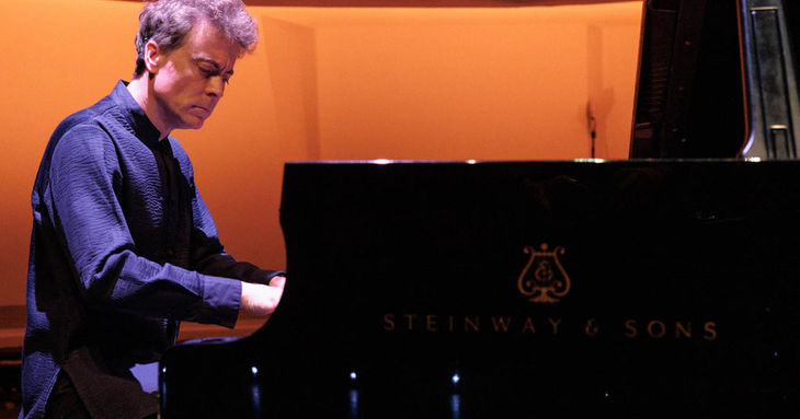 Paul Lewis dará conciertos en homenaje a Mozart 2026 mayo 