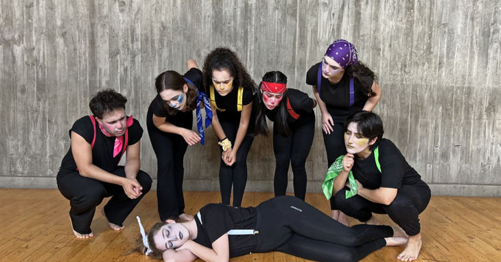 Sesión de microteatro en la exposición 'Sombras y poemas'  tenerife junio 2026