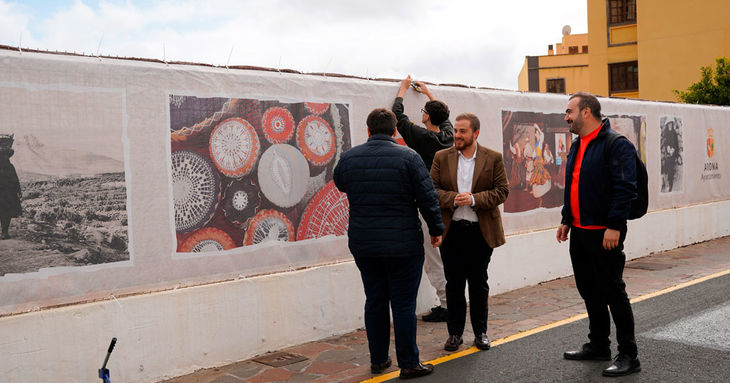 Arona pone en valor el patrimonio histórico con una lona de fotografías antiguas en el casco histórico  tenerife diciembre 2025
