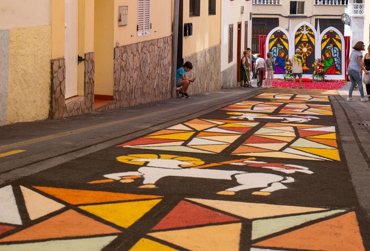 Adeje. Cuatro siglos tiñendo la calle de sal