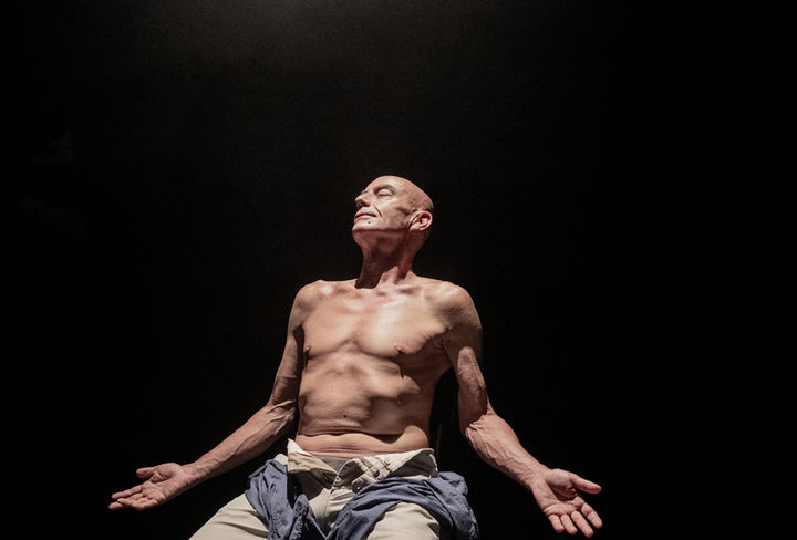 Frágil roberto torres cía nómada 2025