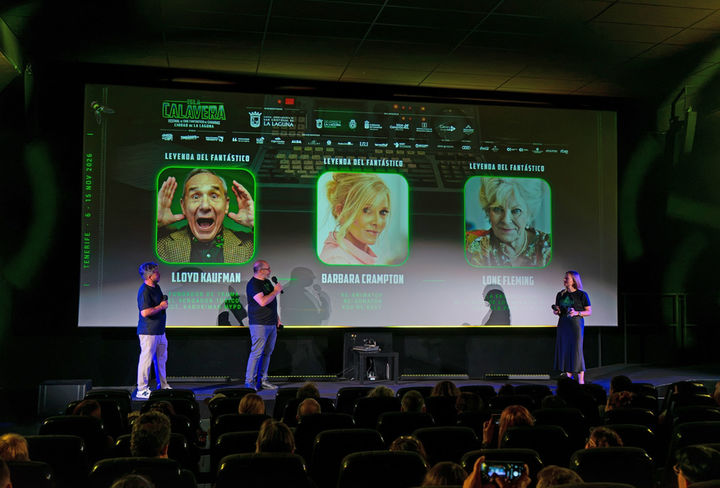  Lloyd Kaufman, Barbara Crampton Y Lone Fleming