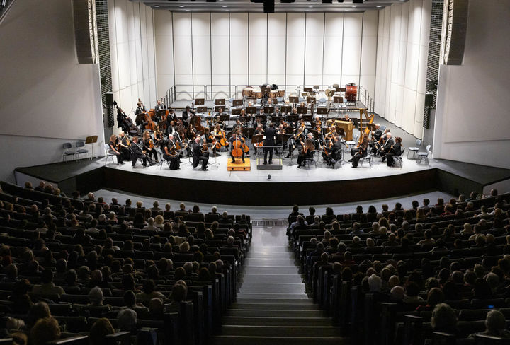 la_sala_sinfonica_maria_oran_en_auditorio_de_tenerife_con_la_orquesta_cmiguel_barreto