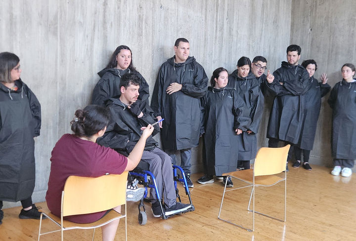 La Academia Satélite Teatro presenta La línea