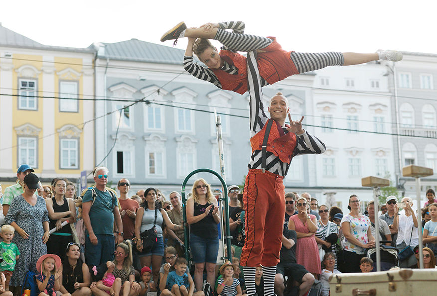 Costa Adeje ofrece 12 funciones de clown y circo en el marco del FIC 2025
