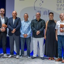 Adolfo Gómez y la Escuela Municipal de Música y Danza de Adeje reciben los III Premios UVA tenerife julio 2026