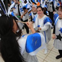El Carnaval Internacional de Los Cristianos 2026 celebra su pasacalle por la inclusión tenerife marzo