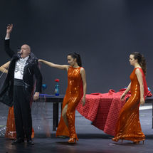Los jóvenes asisten a El castillo de Barbazul, ópera que se ofrece al público este sábado abril tenerife 2026