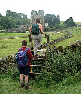 Approaching Shap Abbey