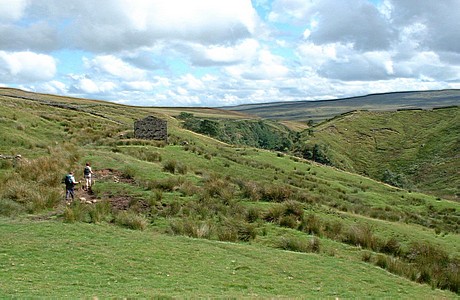 Walking above Raven Seat