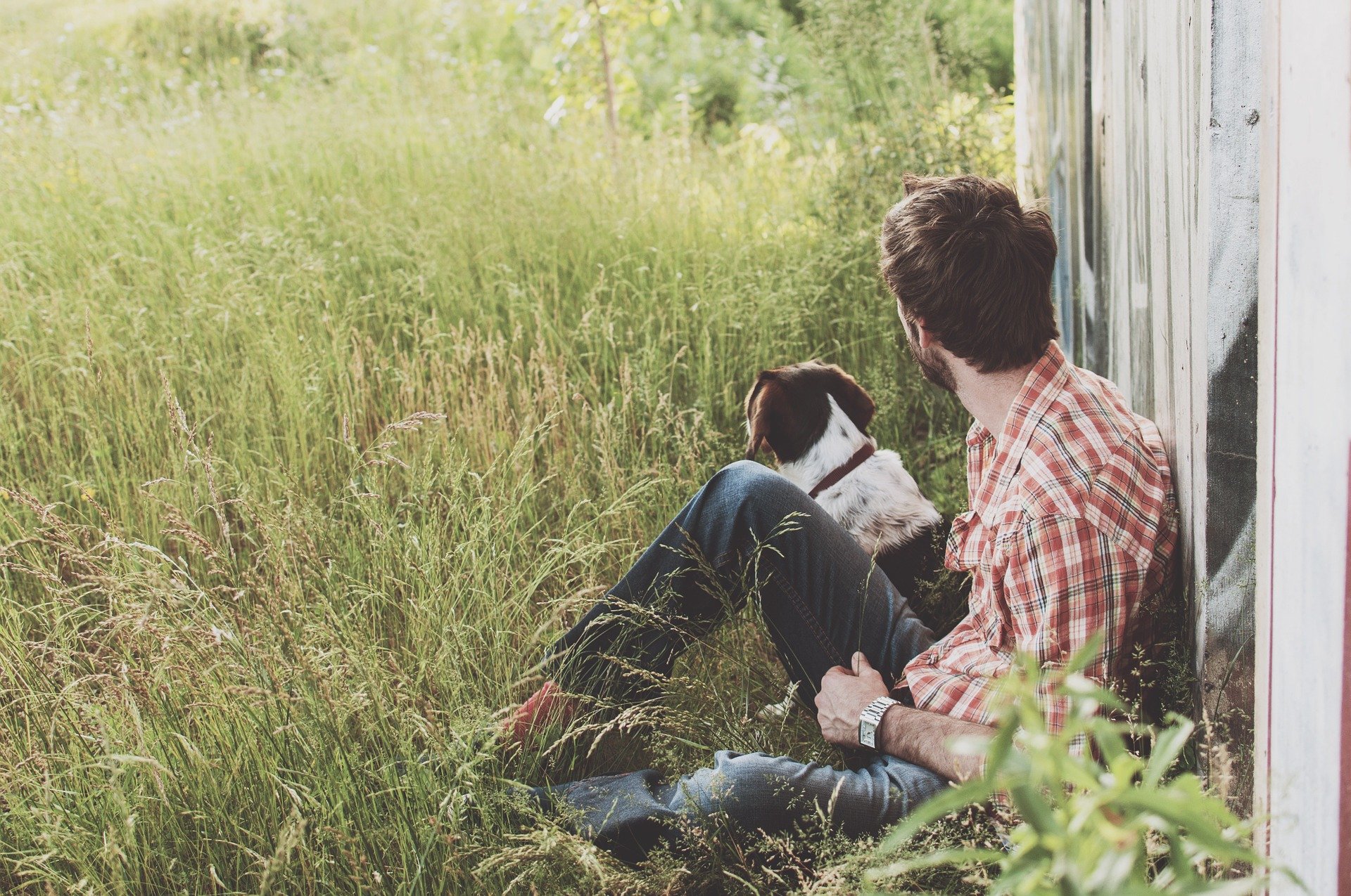 Protecting Your Privacy Through Your Online Dating Photos