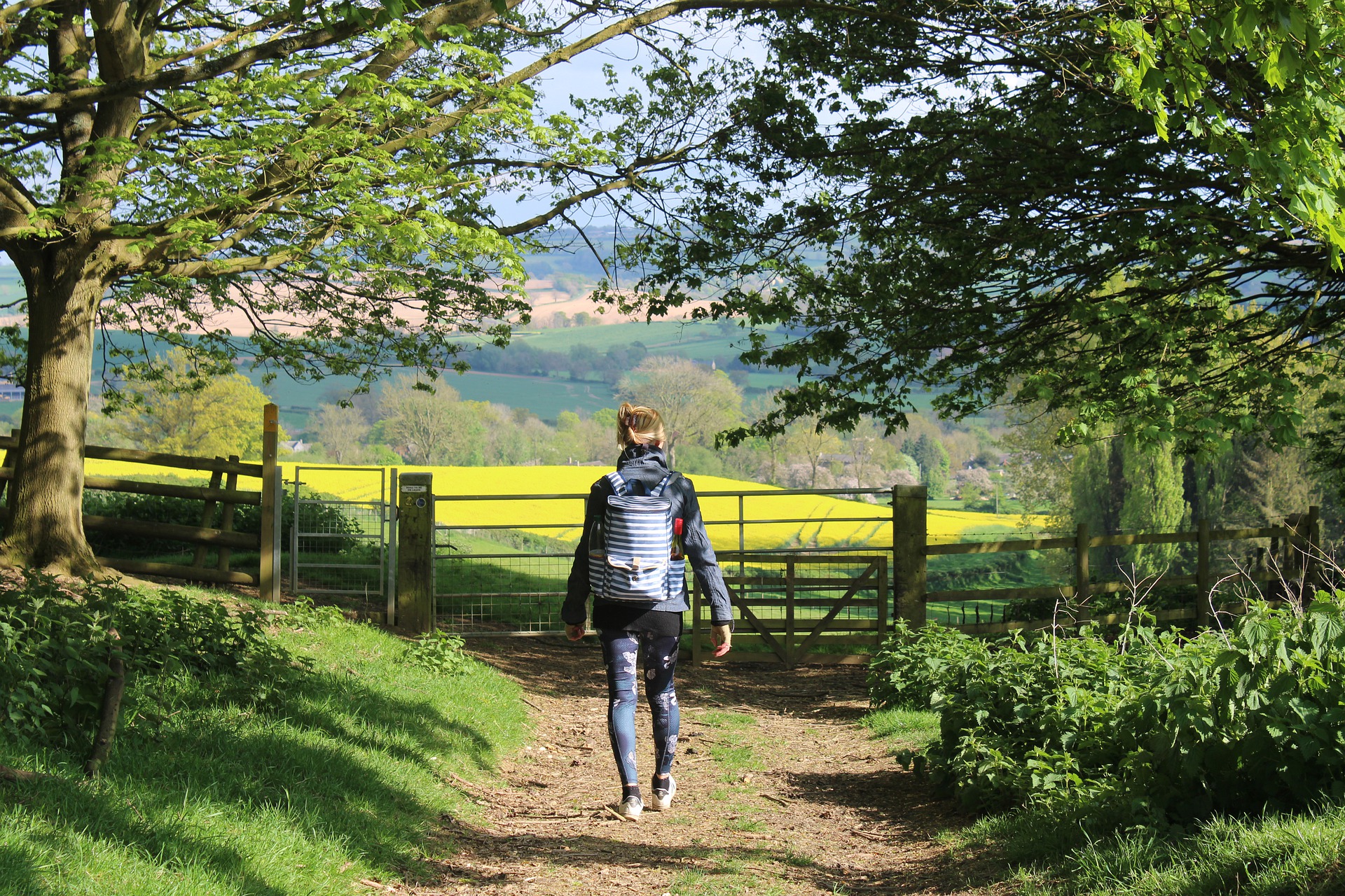 Five Reasons Why Dating Walkers + Hikers Is Great