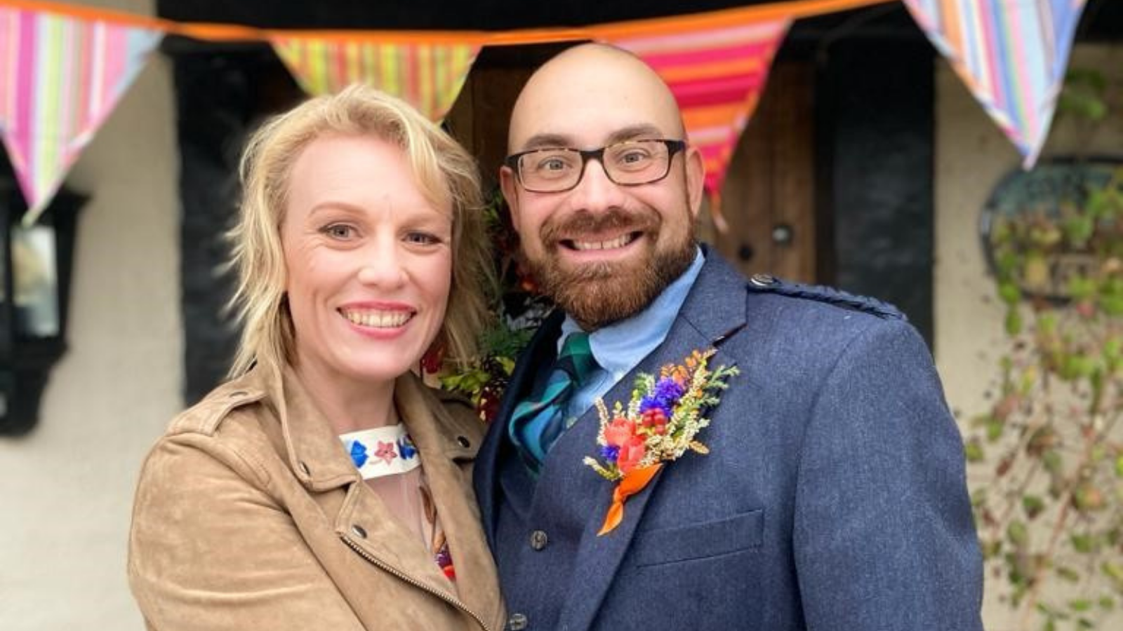 Muddy couple get married in the mayhem of a pandemic