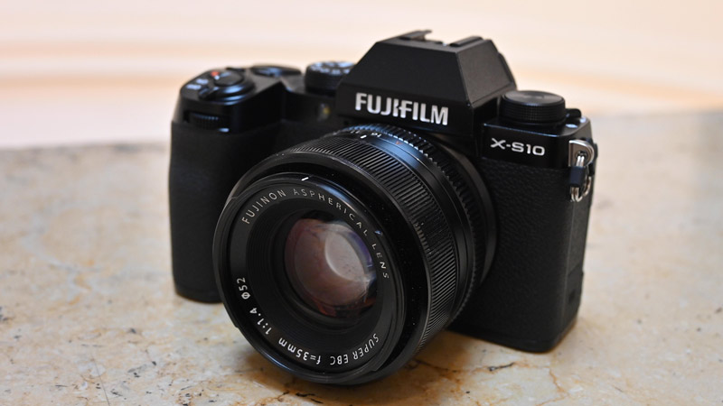 Fujifilm X-S10