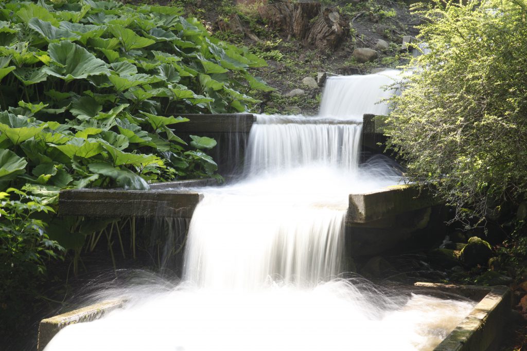 Wasserfall fotografiert mit ND4, Blende 16, Belichtungszeit 0,6 s