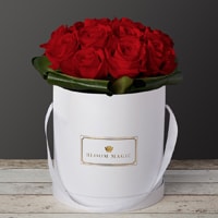 The "Mon Amour" is our signature hatbox of the 2017 Valentines collection. It's a modern twist on Valentine's flower feature greens and pinks to give it a distinctive and original flare.  We offer same day flower delivery to Dublin city area and next day flower delivery to anywhere in Ireland. Valentine's day is busy so order early to avoid missing out!