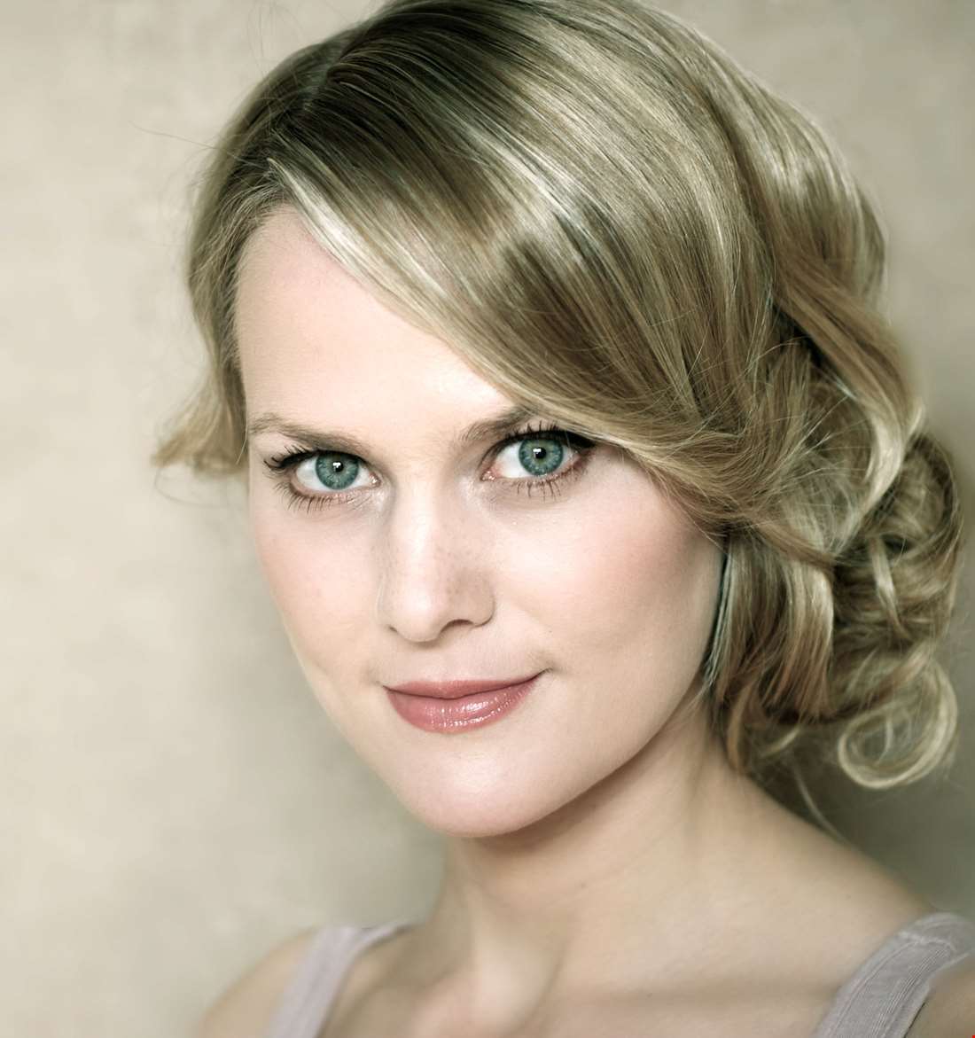 Foto Biografi Mari Eriksmoen