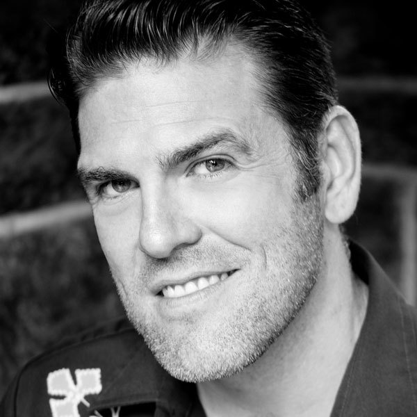 Michael Mayes Bw Firkant Nett