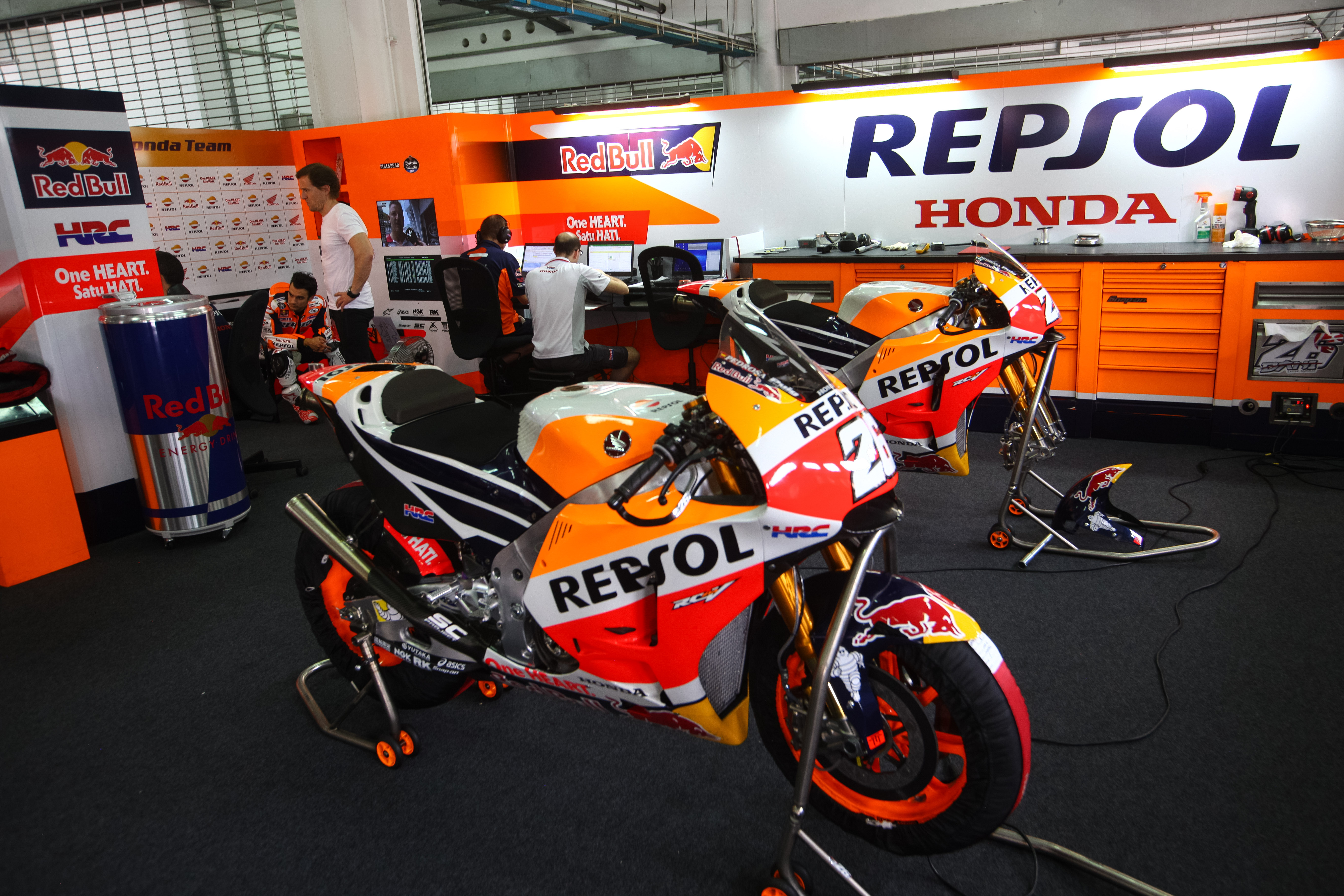 motos dani pedrosa box