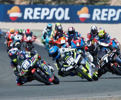 Pilotos compitiendo en el FIM CEV Repsol