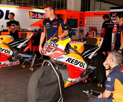 Box repsol Honda con las motos de Marc Márquez