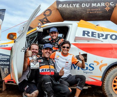 El Repsol Rally Team celebra el resultado en el Rally de Marruecos