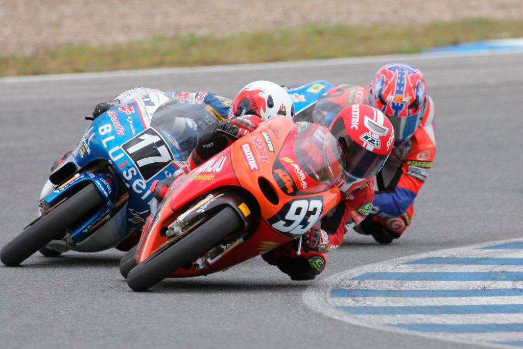 Marc Márquez en el CEV delante de otros jóvenes pilotos