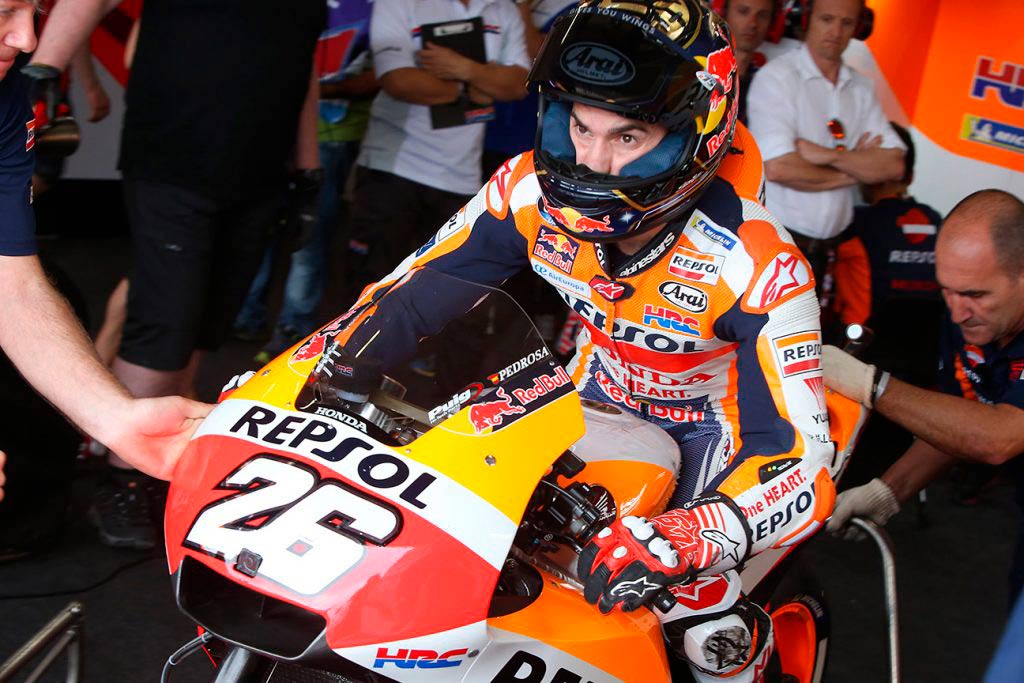 dani pedrosa saliendo a pit lane