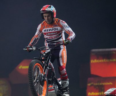 Toni Bou haciendo Trial indoor