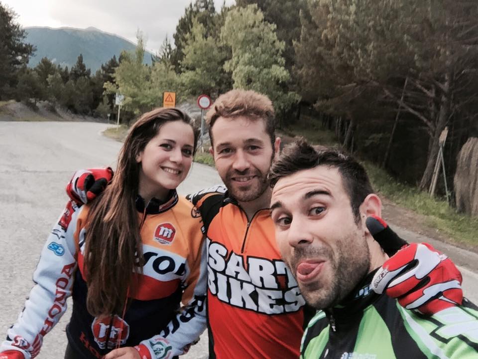 Toni Bou haciéndose un selfi